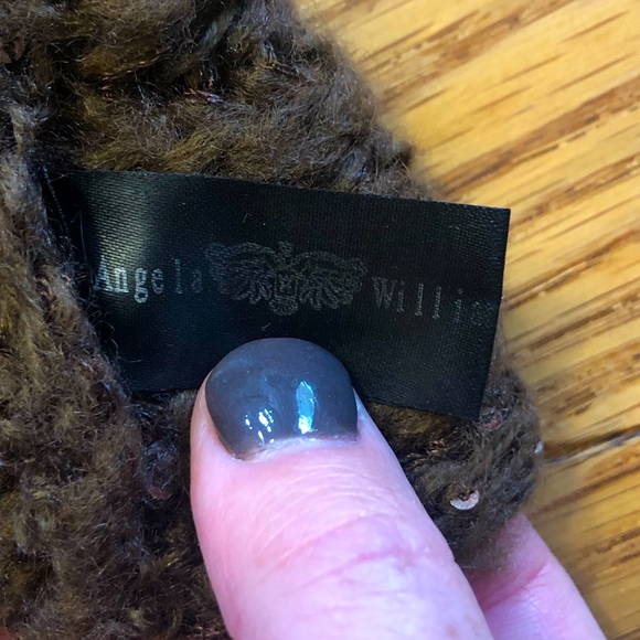 Used.  Knitted Infinity Fashion Scarf. - Picture 3 of 3